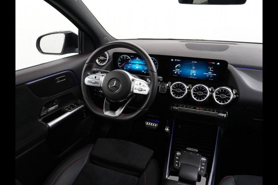 Mercedes-Benz GLA 250 e AMG // Panoramadak // 20" AMG Velgen // Nightpakket // Sfeerverlichting // Camera //