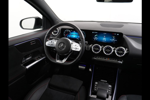Mercedes-Benz GLA 250 e AMG // Panoramadak // 20" AMG Velgen // Nightpakket // Sfeerverlichting // Camera //