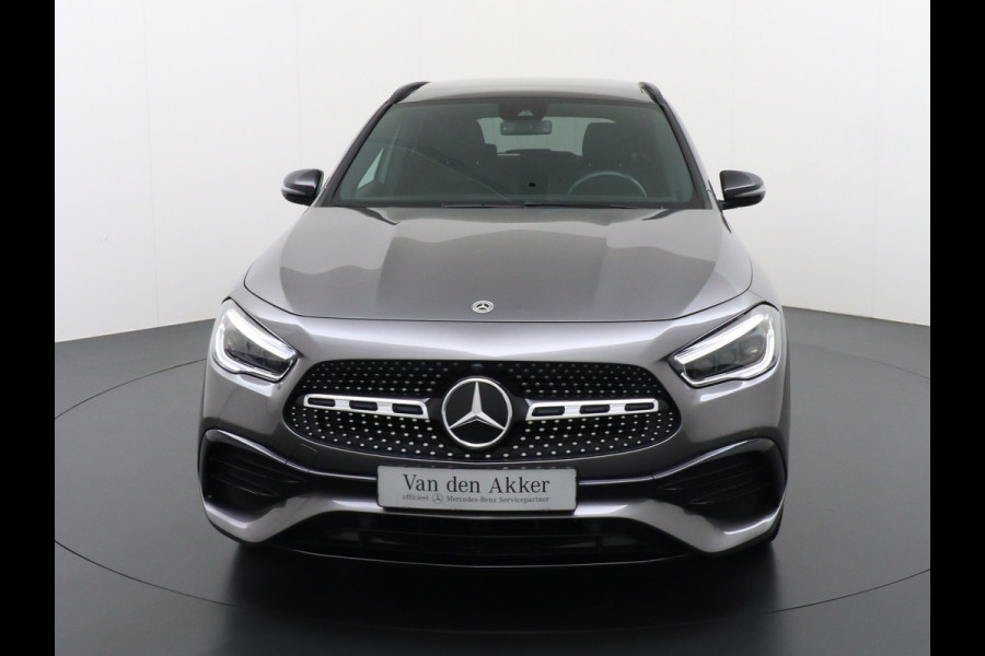 Mercedes-Benz GLA 250 e AMG // Panoramadak // 20" AMG Velgen // Nightpakket // Sfeerverlichting // Camera //