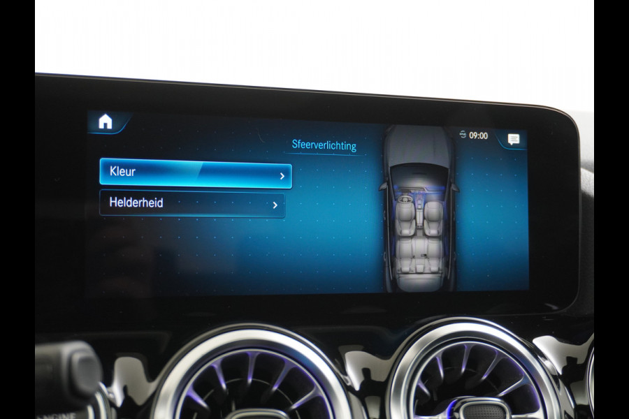 Mercedes-Benz GLA 250 e AMG // Panoramadak // 20" AMG Velgen // Nightpakket // Sfeerverlichting // Camera //