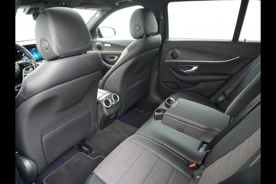 Mercedes-Benz E-Klasse 300e AMG // Trekhaak 2100kg // 360 Camera // Schuifdak // Night pakket // Elek. Achterklep // Carplay