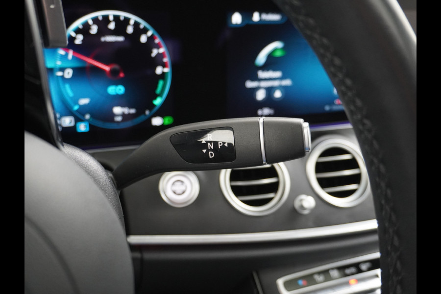 Mercedes-Benz E-Klasse 300e AMG // Trekhaak 2100kg // 360 Camera // Schuifdak // Night pakket // Elek. Achterklep // Carplay