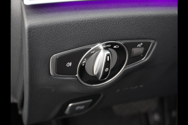 Mercedes-Benz E-Klasse 300e AMG // Trekhaak 2100kg // 360 Camera // Schuifdak // Night pakket // Elek. Achterklep // Carplay