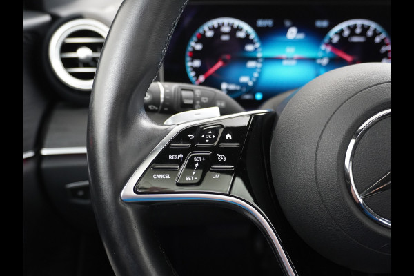 Mercedes-Benz E-Klasse 300e AMG // Trekhaak 2100kg // 360 Camera // Schuifdak // Night pakket // Elek. Achterklep // Carplay