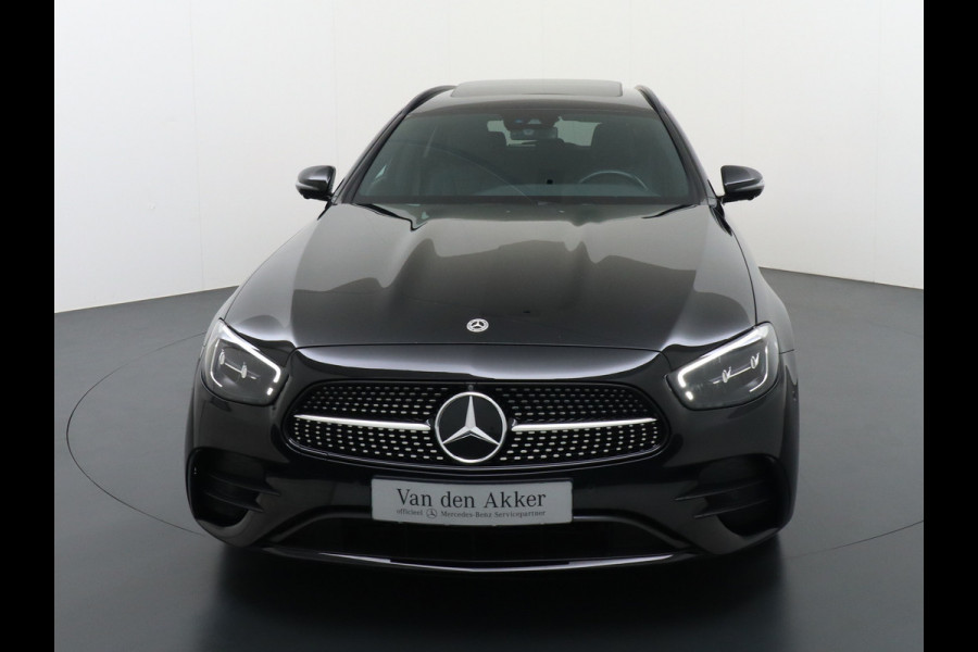 Mercedes-Benz E-Klasse 300e AMG // Trekhaak 2100kg // 360 Camera // Schuifdak // Night pakket // Elek. Achterklep // Carplay