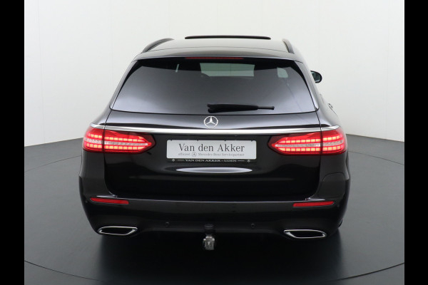 Mercedes-Benz E-Klasse 300e AMG // Trekhaak 2100kg // 360 Camera // Schuifdak // Night pakket // Elek. Achterklep // Carplay