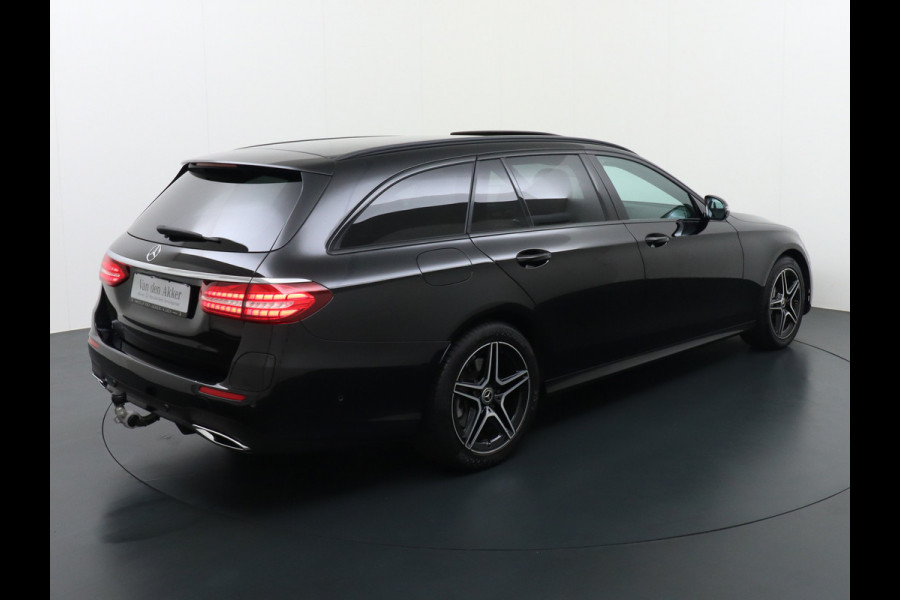 Mercedes-Benz E-Klasse 300e AMG // Trekhaak 2100kg // 360 Camera // Schuifdak // Night pakket // Elek. Achterklep // Carplay