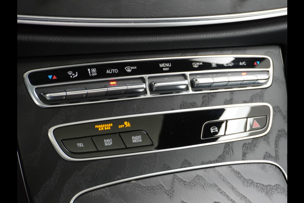 Mercedes-Benz E-Klasse 300e AMG // Trekhaak 2100kg // 360 Camera // Schuifdak // Night pakket // Elek. Achterklep // Carplay