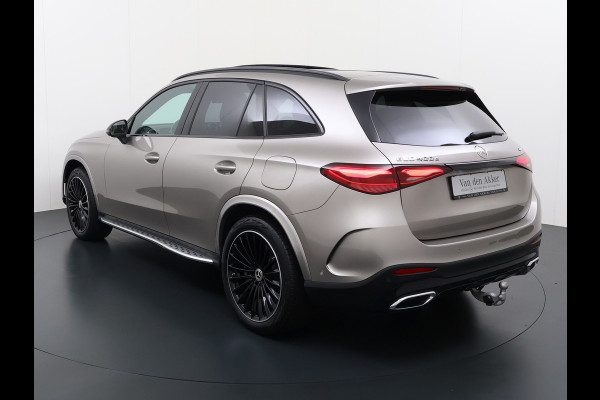 Mercedes-Benz GLC 400e 4Matic AMG 381PK // Airmatic // Trekhaak // Panoramadak // Achteras besturing // Memory // Treeplanken // 20 inch // Camera