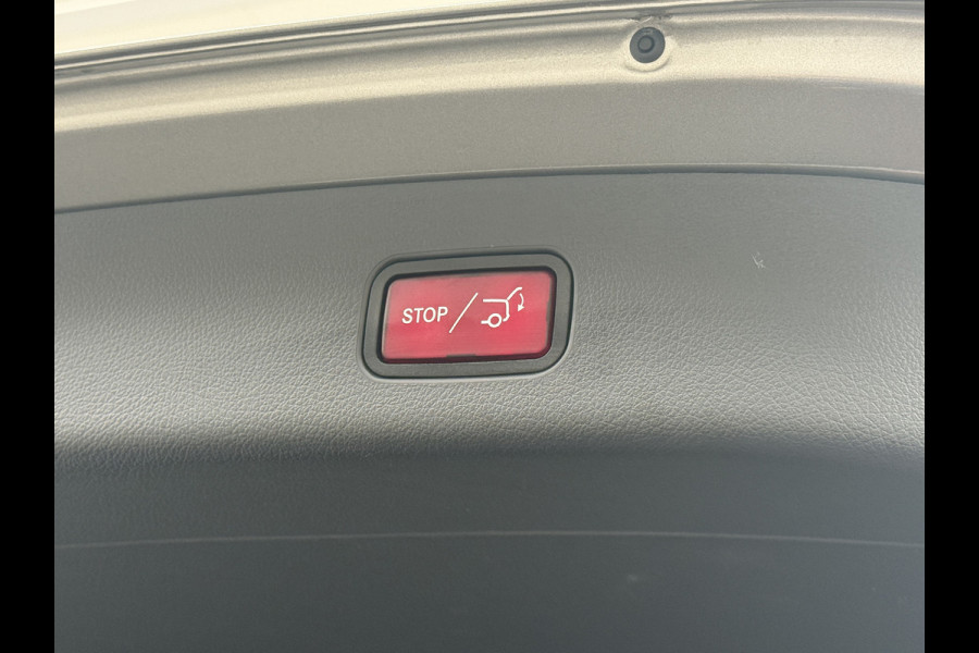 Mercedes-Benz GLC 400e 4Matic AMG 381PK // Airmatic // Trekhaak // Panoramadak // Achteras besturing // Memory // Treeplanken // 20 inch // Camera