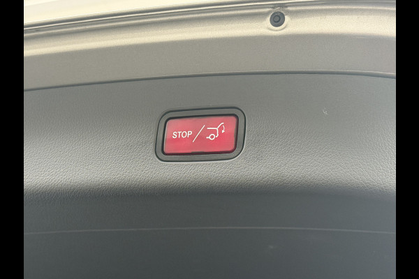 Mercedes-Benz GLC 400e 4Matic AMG 381PK // Airmatic // Trekhaak // Panoramadak // Achteras besturing // Memory // Treeplanken // 20 inch // Camera