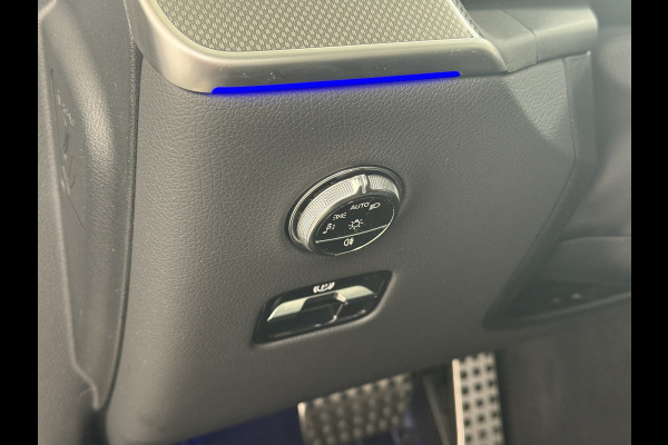 Mercedes-Benz GLC 400e 4Matic AMG 381PK // Airmatic // Trekhaak // Panoramadak // Achteras besturing // Memory // Treeplanken // 20 inch // Camera