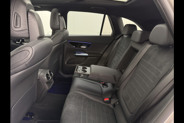 Mercedes-Benz GLC 400e 4Matic AMG 381PK // Airmatic // Trekhaak // Panoramadak // Achteras besturing // Memory // Treeplanken // 20 inch // Camera