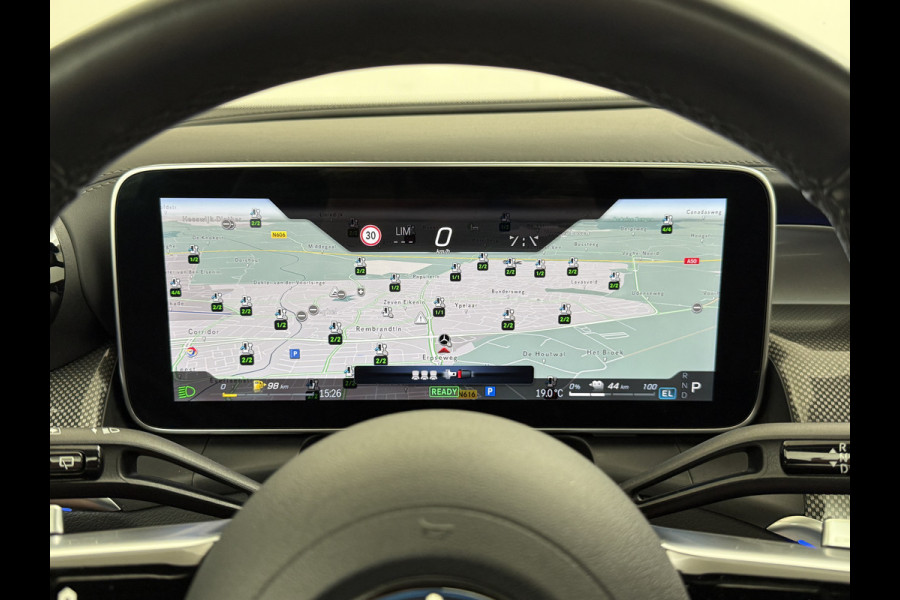 Mercedes-Benz GLC 400e 4Matic AMG 381PK // Airmatic // Trekhaak // Panoramadak // Achteras besturing // Memory // Treeplanken // 20 inch // Camera