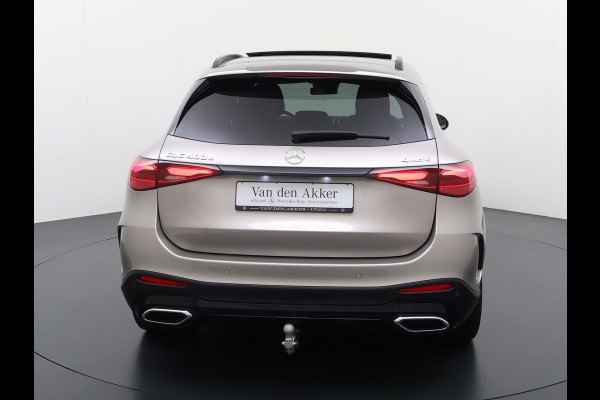 Mercedes-Benz GLC 400e 4Matic AMG 381PK // Airmatic // Trekhaak // Panoramadak // Achteras besturing // Memory // Treeplanken // 20 inch // Camera