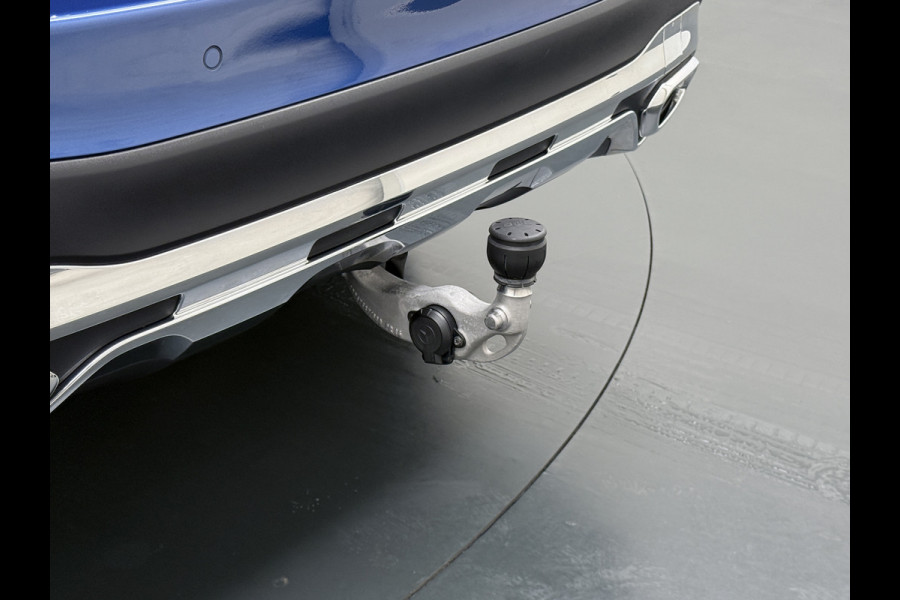 Mercedes-Benz GLC 300e AMG 4Matic // Trekhaak // Massage // Burmester 3D // Multi Contour Stoelen // 360 // Distronic // Panoramadak // AirBalance