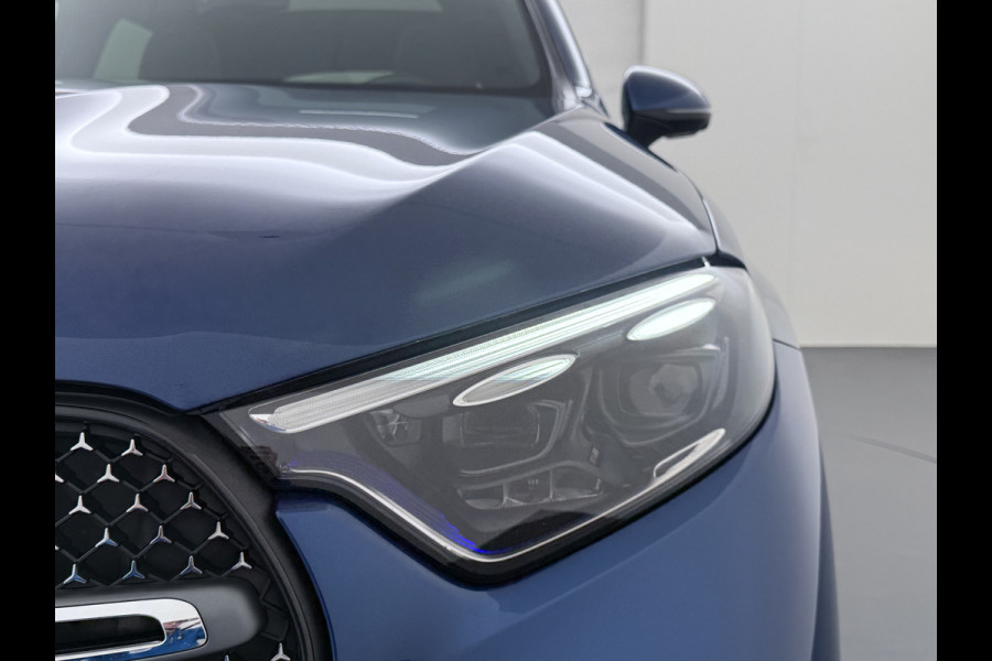 Mercedes-Benz GLC 300e AMG 4Matic // Trekhaak // Massage // Burmester 3D // Multi Contour Stoelen // 360 // Distronic // Panoramadak // AirBalance