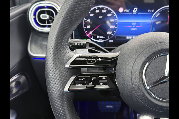 Mercedes-Benz GLC 300e AMG 4Matic // Trekhaak // Massage // Burmester 3D // Multi Contour Stoelen // 360 // Distronic // Panoramadak // AirBalance