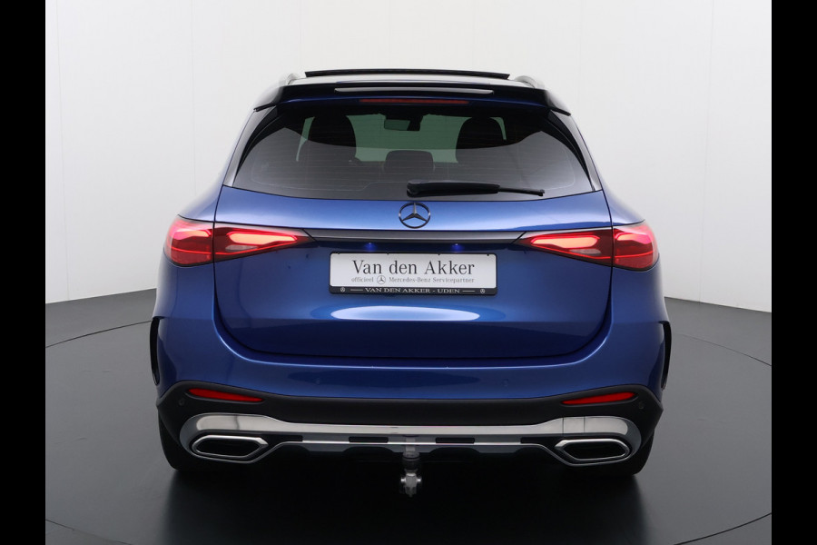 Mercedes-Benz GLC 300e AMG 4Matic // Trekhaak // Massage // Burmester 3D // Multi Contour Stoelen // 360 // Distronic // Panoramadak // AirBalance