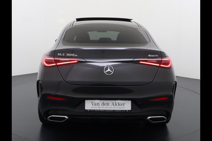 Mercedes-Benz GLC 300e AMG Coupé 4Matic // Trekhaak // Panoramadak // Headup Display // Burmester 3D // 360 Camera // Night pakket // Memory // Sf
