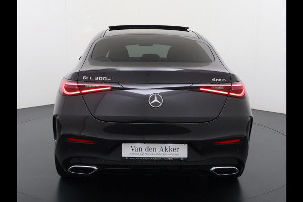 Mercedes-Benz GLC 300e AMG Coupé 4Matic // Trekhaak // Panoramadak // Headup Display // Burmester 3D // 360 Camera // Night pakket // Memory // Sf