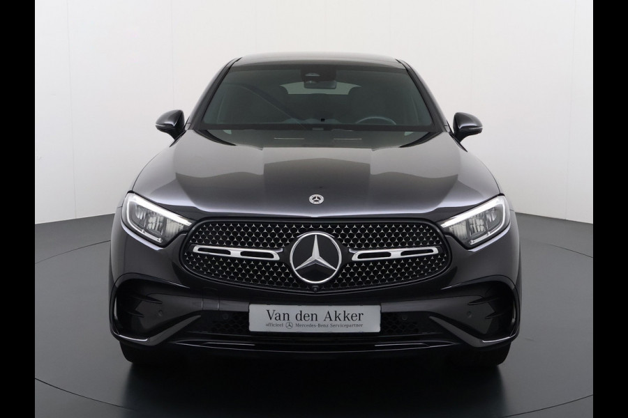 Mercedes-Benz GLC 300e AMG Coupé 4Matic // Trekhaak // Panoramadak // Headup Display // Burmester 3D // 360 Camera // Night pakket // Memory // Sf