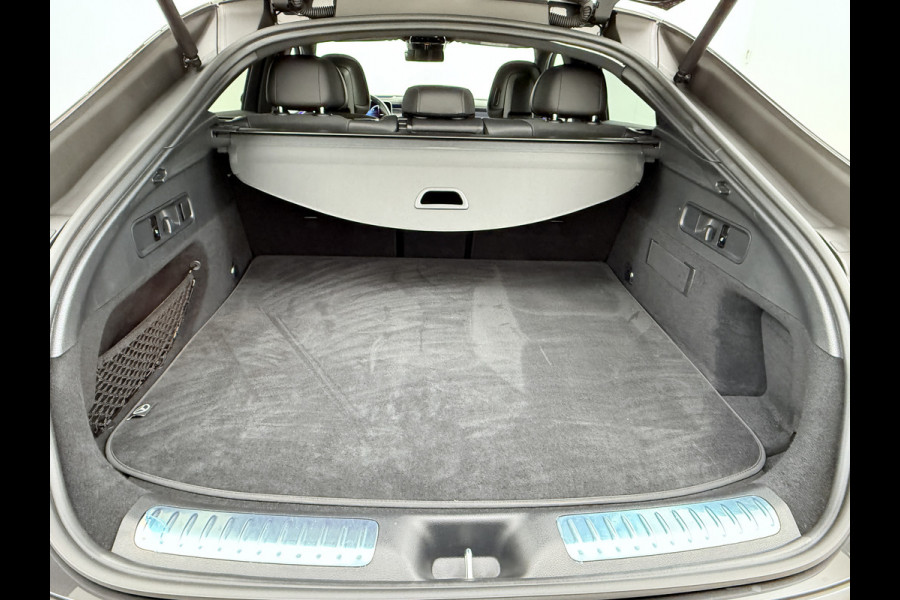 Mercedes-Benz GLC 300e AMG Coupé 4Matic // Trekhaak // Panoramadak // Headup Display // Burmester 3D // 360 Camera // Night pakket // Memory // Sf