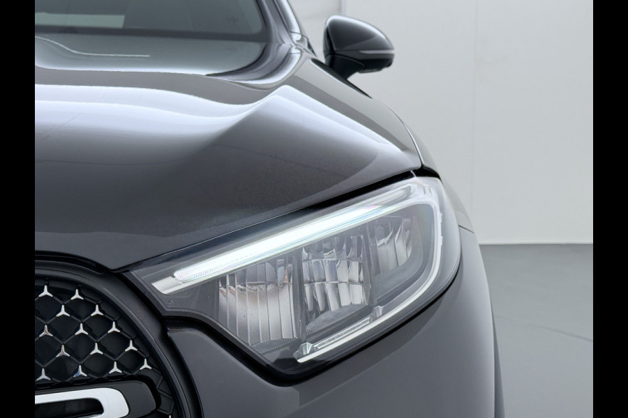 Mercedes-Benz GLC 300e AMG Coupé 4Matic // Trekhaak // Panoramadak // Headup Display // Burmester 3D // 360 Camera // Night pakket // Memory // Sf