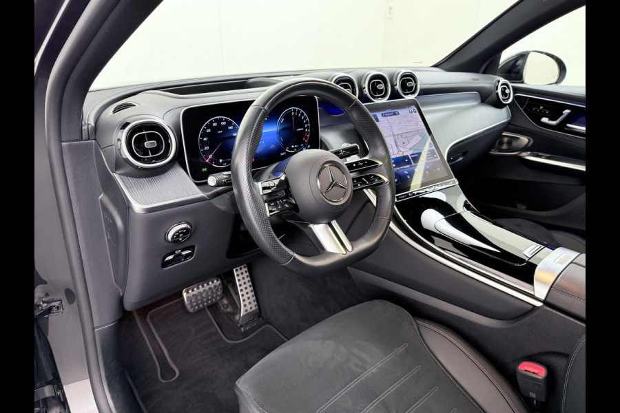 Mercedes-Benz GLC 300e AMG Coupé 4Matic // Trekhaak // Panoramadak // Headup Display // Burmester 3D // 360 Camera // Night pakket // Memory // Sf