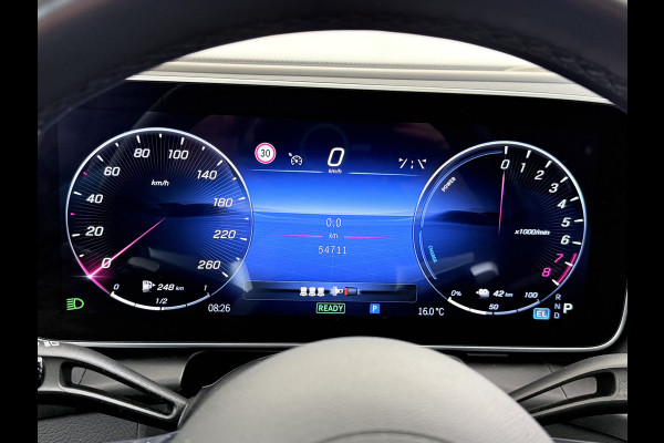 Mercedes-Benz GLC 300e AMG Coupé 4Matic // Trekhaak // Panoramadak // Headup Display // Burmester 3D // 360 Camera // Night pakket // Memory // Sf