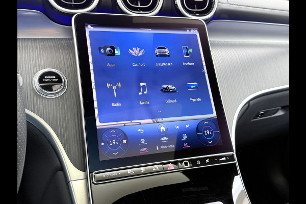 Mercedes-Benz GLC 300e AMG Coupé 4Matic // Trekhaak // Panoramadak // Headup Display // Burmester 3D // 360 Camera // Night pakket // Memory // Sf