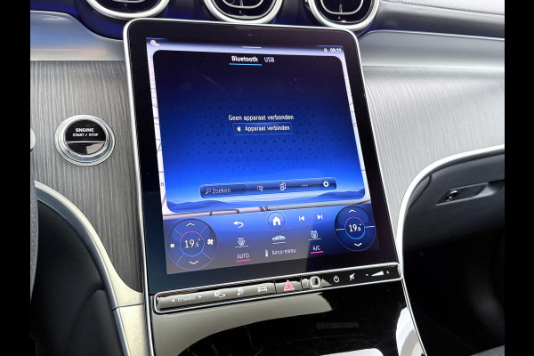 Mercedes-Benz GLC 300e AMG Coupé 4Matic // Trekhaak // Panoramadak // Headup Display // Burmester 3D // 360 Camera // Night pakket // Memory // Sf