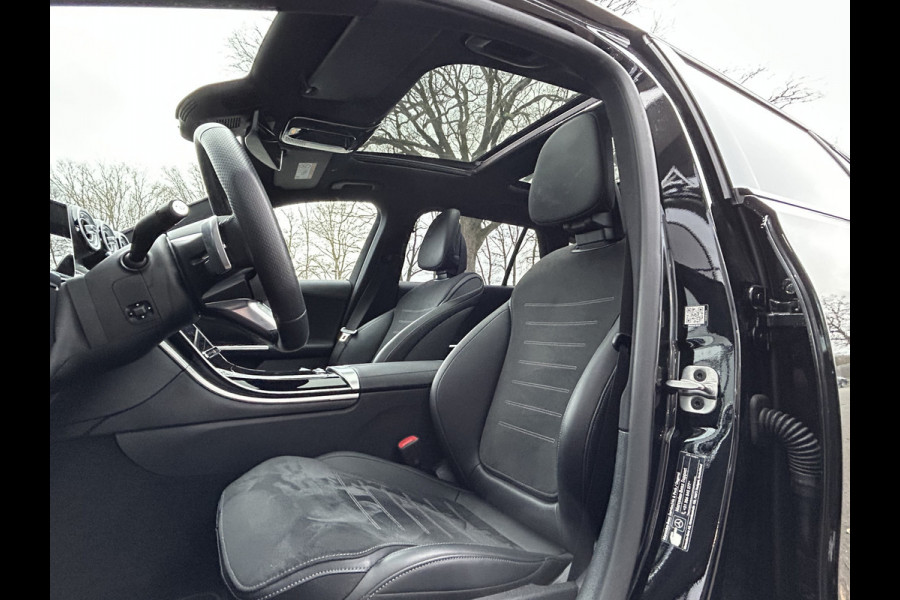 Mercedes-Benz C-Klasse 300e AMG Estate // Trekhaak // Panoramadak // Distronic // 360 Camera // Memory // Sfeerverlichting