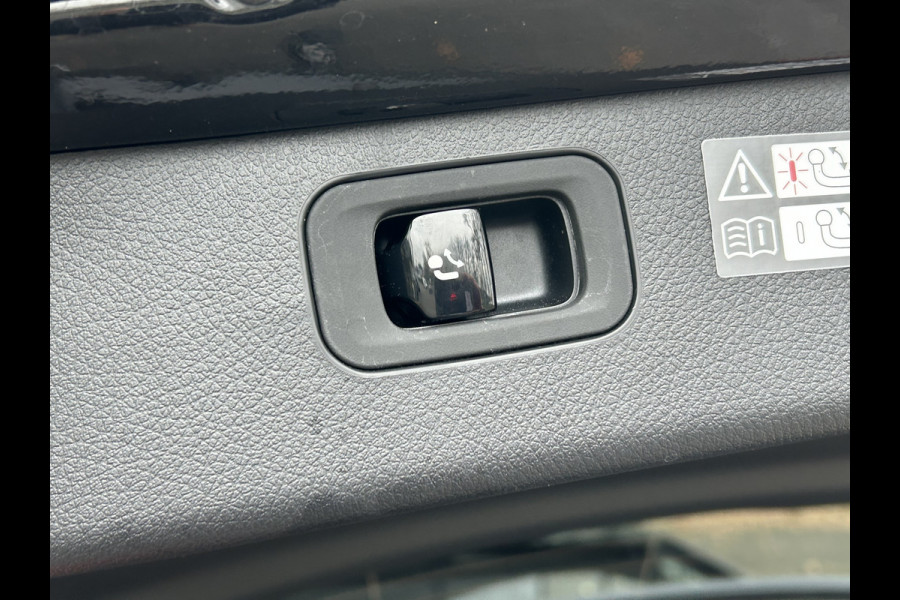 Mercedes-Benz C-Klasse 300e AMG Estate // Trekhaak // Panoramadak // Distronic // 360 Camera // Memory // Sfeerverlichting