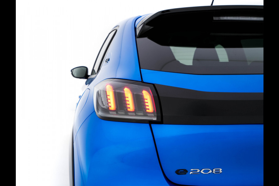 Peugeot e-208 EV Allure 50 kWh {SOH-91%} Aut *FULL-LED | DIGI-COCKPIT | BLINDSPOT | CAMERA | NAVI-FULLMAP | LANE-ASSIST | KEYLESS | DAB | CCS-FASTLOADER | TOP-VIEW | AMBIENT-LIGHT | PRIVACY-GLASS | 17"ALU*