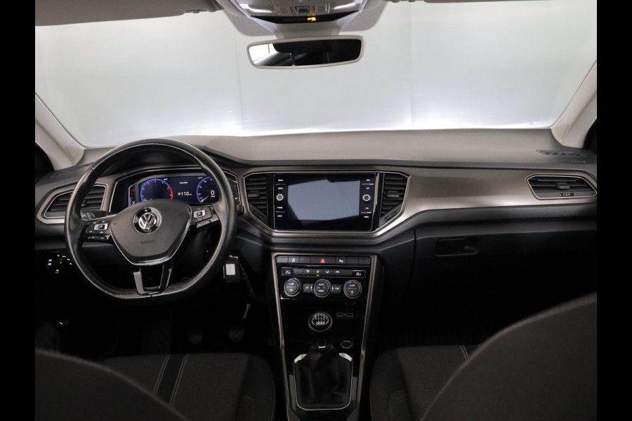 Volkswagen T-Roc 1.0 TSI Style 115pk 6bak| Panorama dak | LM-velgen| el. achterklep | Climatronic