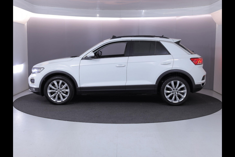 Volkswagen T-Roc 1.0 TSI Style 115pk 6bak| Panorama dak | LM-velgen| el. achterklep | Climatronic