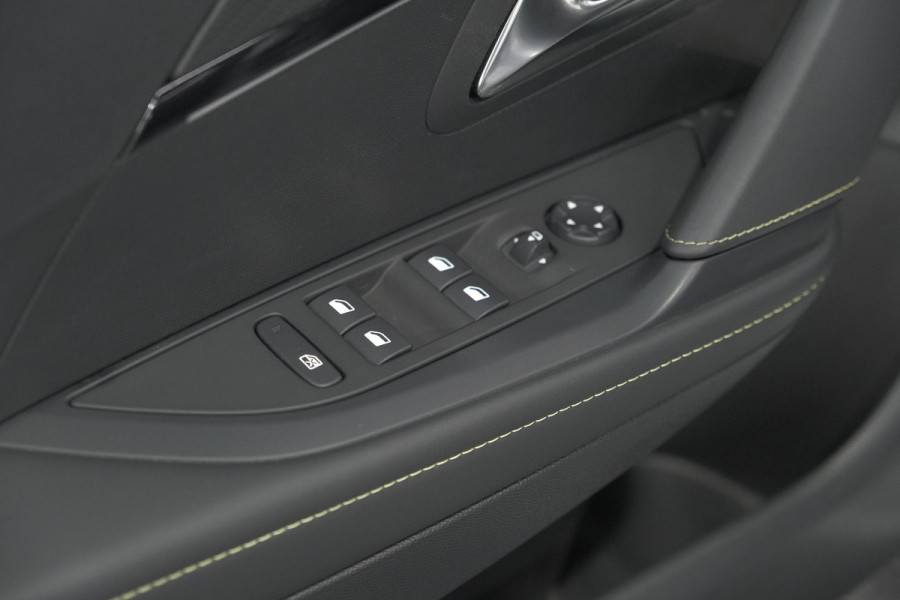 Peugeot 208 Hybrid 136 e-DCS6 GT Camera | Apple Carplay & Android Auto | Parkeersensoren