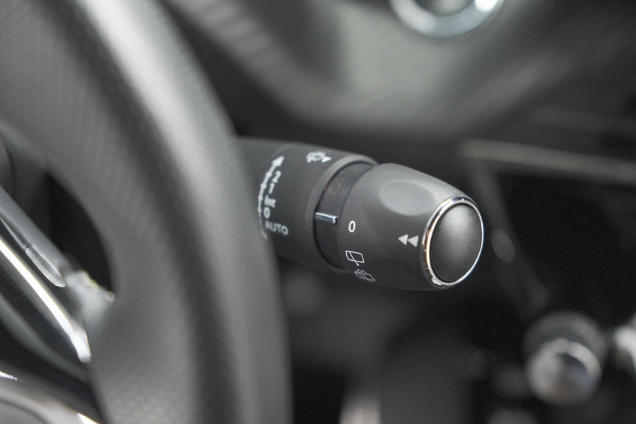 Peugeot 208 Hybrid 136 e-DCS6 GT Camera | Apple Carplay & Android Auto | Parkeersensoren