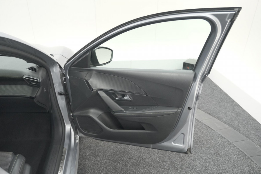 Peugeot 208 Hybrid 136 e-DCS6 GT Camera | Apple Carplay & Android Auto | Parkeersensoren
