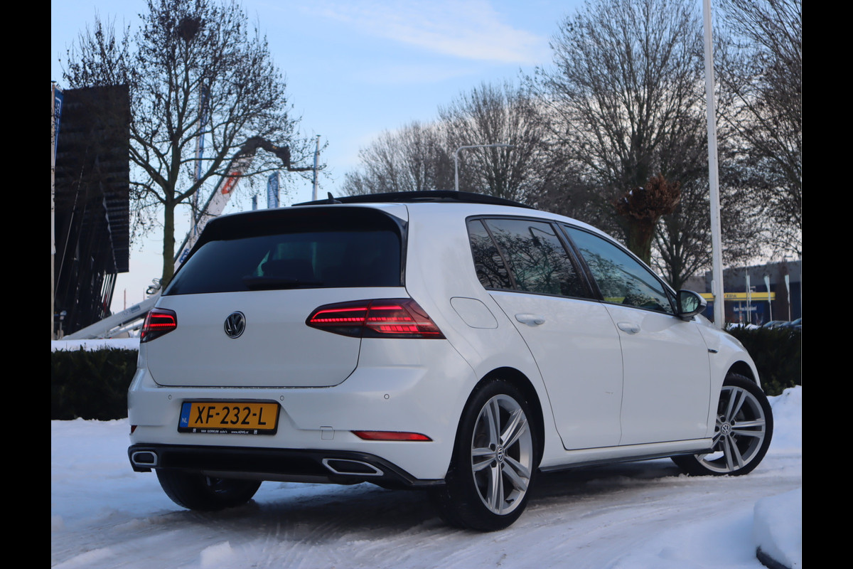 Volkswagen Golf 1.5 TSI Highline / Panoramadak