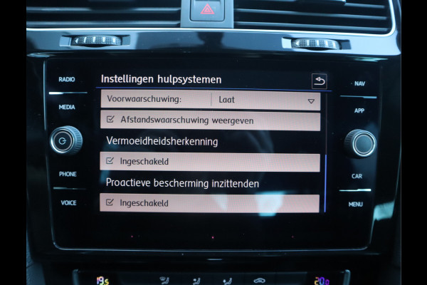 Volkswagen Golf 1.5 TSI Highline R-Line // Dealeronderhouden