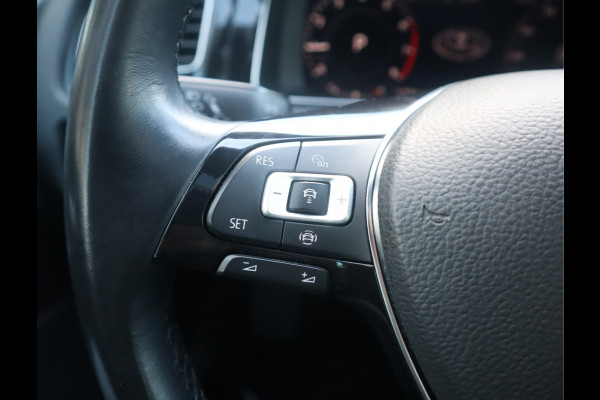 Volkswagen Golf 1.5 TSI Highline R-Line // Dealeronderhouden