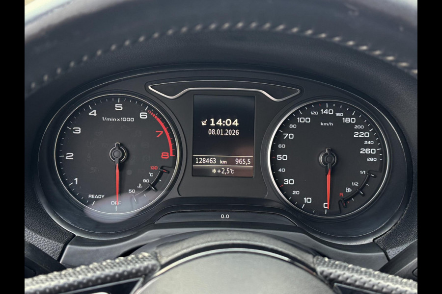 Audi A3 Sportback 30 TFSI Sport S Line Edition - Navigatie I Airco I Sport interieur & Velgen I PDC I Dealer onderhouden