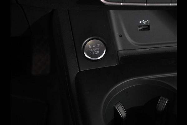 Audi A4 Avant 40 TFSI 205pk Automaat S Line Plus | Adaptive Cruise Control | Climate Control | LED | Navigatie | Parkeersensoren | Vitrual cockpit | Lichtmetalen velgen | Elektrische kofferbak | Line assist