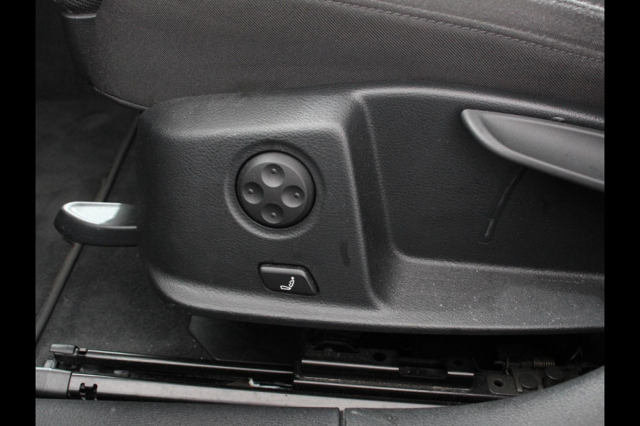 Audi A4 Avant 40 TFSI 205pk Automaat S Line Plus | Adaptive Cruise Control | Climate Control | LED | Navigatie | Parkeersensoren | Vitrual cockpit | Lichtmetalen velgen | Elektrische kofferbak | Line assist