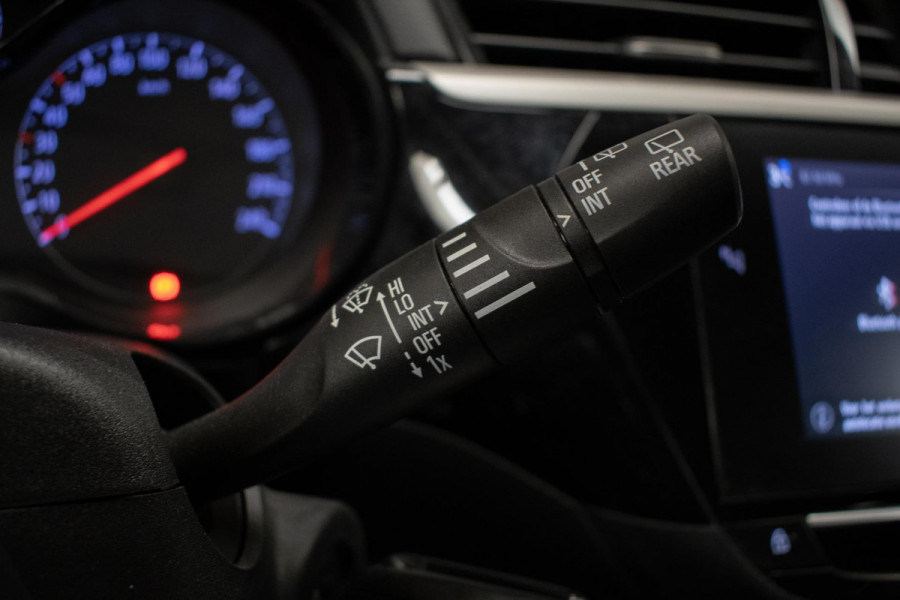 Opel Corsa 1.2 Edition Sport (APPLE CARPLAY,NAVI,STUURVERWARMING,CRUISE,PDC,BLACK EDITION,SPORTSTOELEN,LM VELGEN,NETTE STAAT)