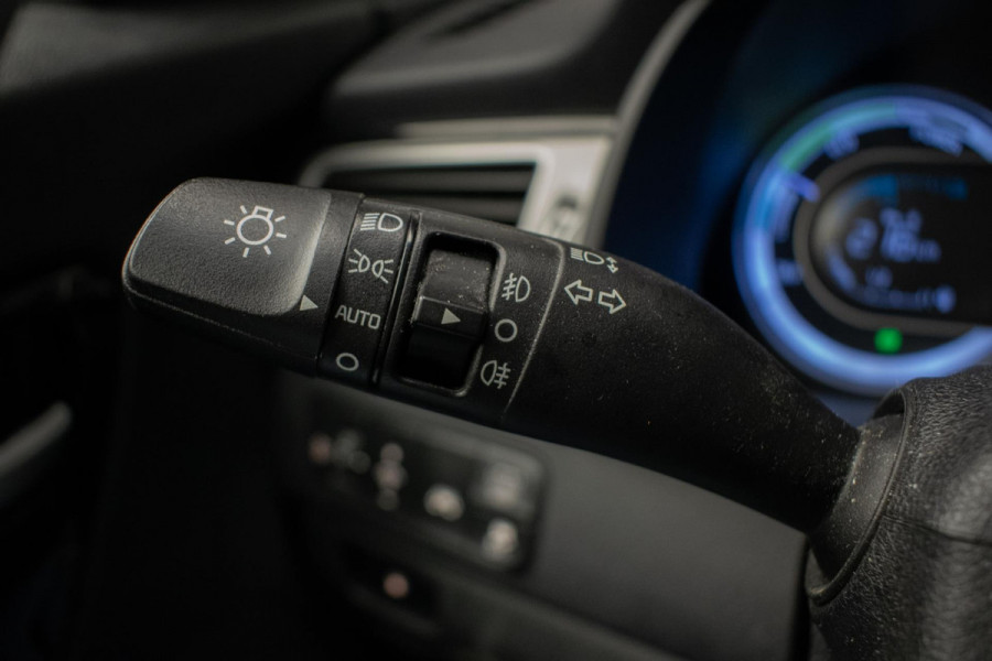 Kia Niro 1.6 GDi Hybrid DynamicLine Sport (NAVI,CAMERA,CRUISE,LANE ASSIST,LEDER,LED,SPORTSTOELEN,LM VELGEN,NETTE STAAT)