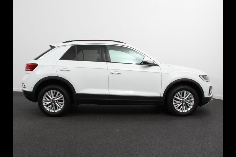 Volkswagen T-Roc 1.5 TSI 150pk DSG Life | Navigatie | Apple Carplay/Android Auto | Adaptive Cruise Control | Trekhaak | Parkeersensoren | Stoelverwarming | Ledverlichting | Getinte ramen | Climate Control |
