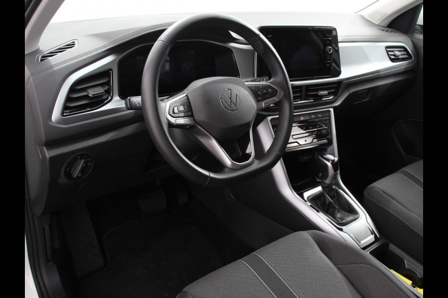 Volkswagen T-Roc 1.5 TSI 150pk DSG Life | Navigatie | Apple Carplay/Android Auto | Adaptive Cruise Control | Trekhaak | Parkeersensoren | Stoelverwarming | Ledverlichting | Getinte ramen | Climate Control |